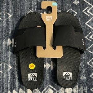 Men’s Reef slides w/ bottle opener 🍻
